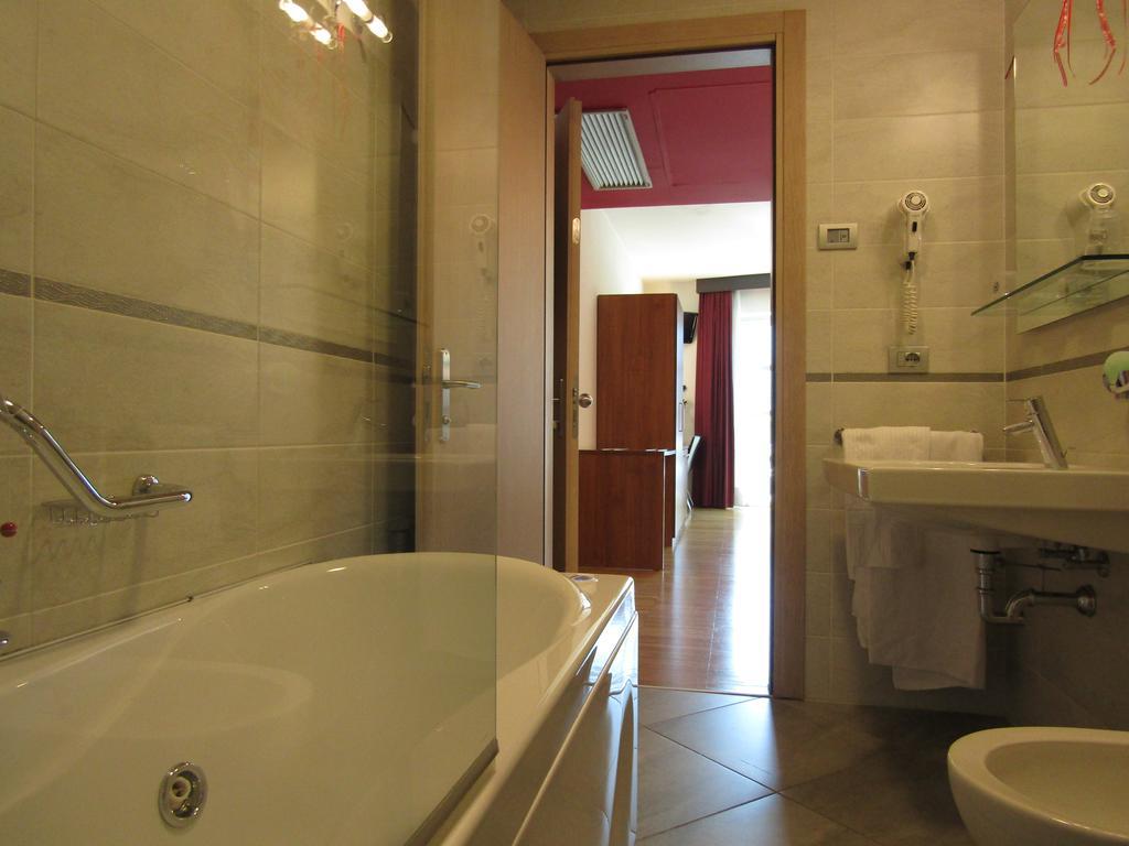 Al Marinaio Hotel Garni Trento Dış mekan fotoğraf